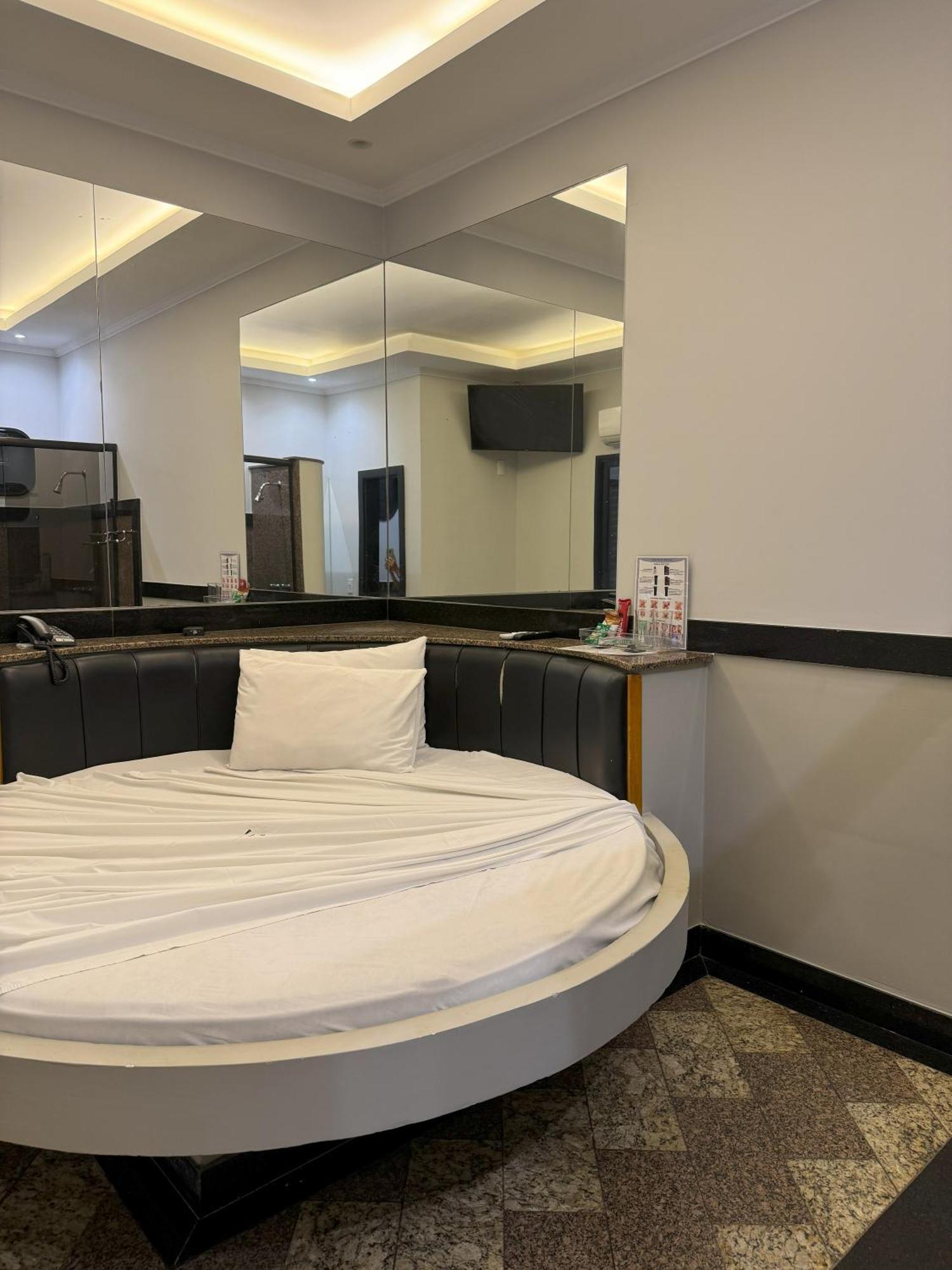 Village Motel Ribeirão Preto Exteriör bild
