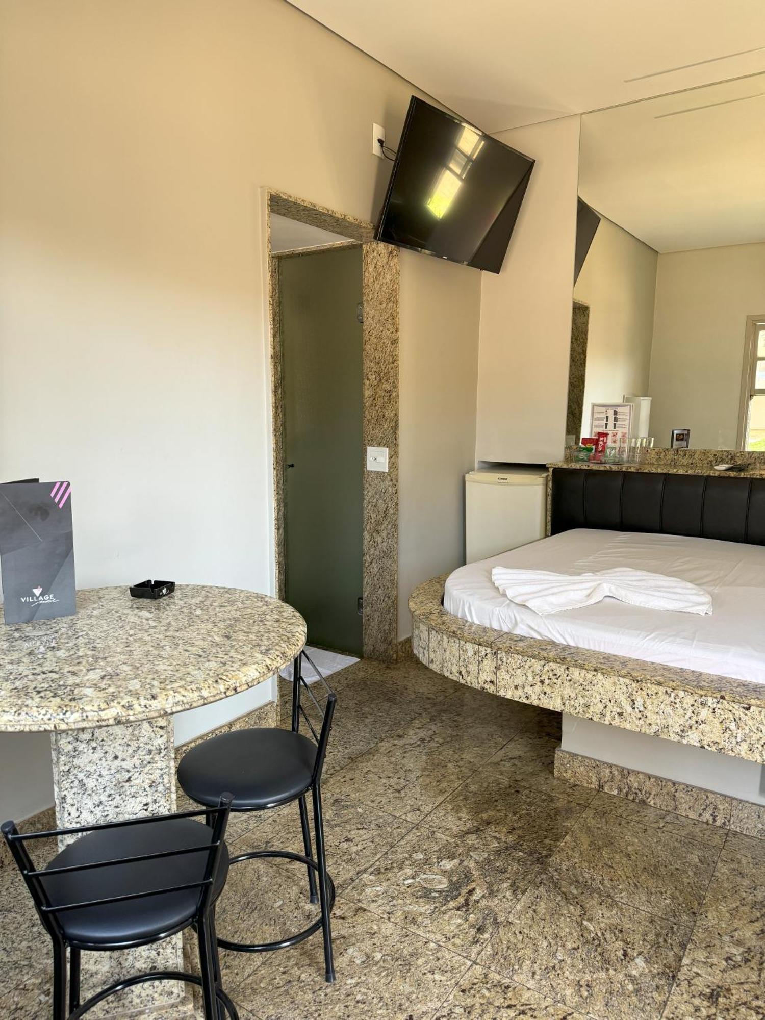 Village Motel Ribeirão Preto Exteriör bild